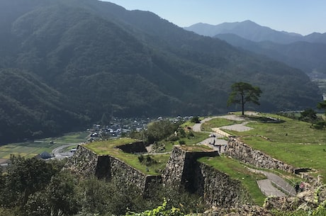 电缆沟沟盖板 这两块空地下方是排洪沟